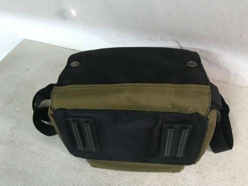 CANON  CAMERA  BAG IN  GOOD  CONDITION